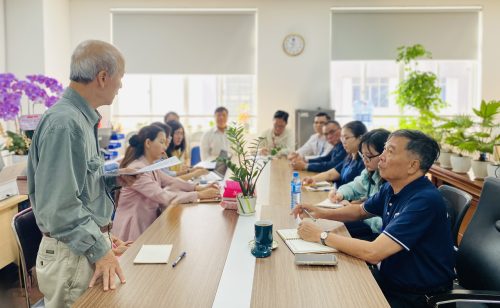 Trưởng Khoa Truyền thông sáng tạo bá cáo Thầy Hiệu trưởng những nết căn bản nhất về Khoa